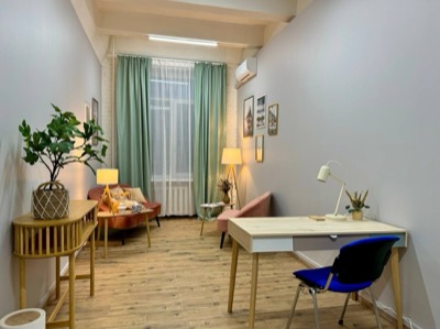 Коралловый кабинет №13