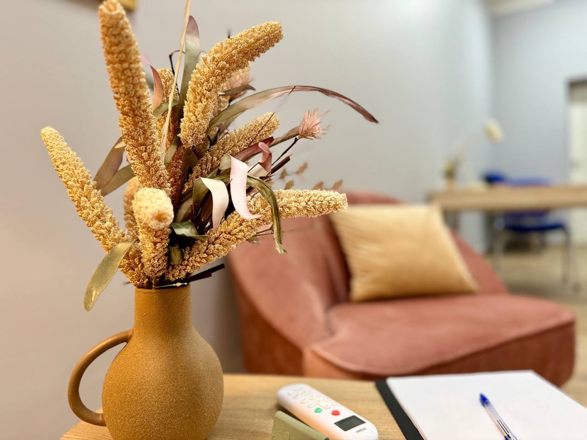 Коралловый кабинет №13